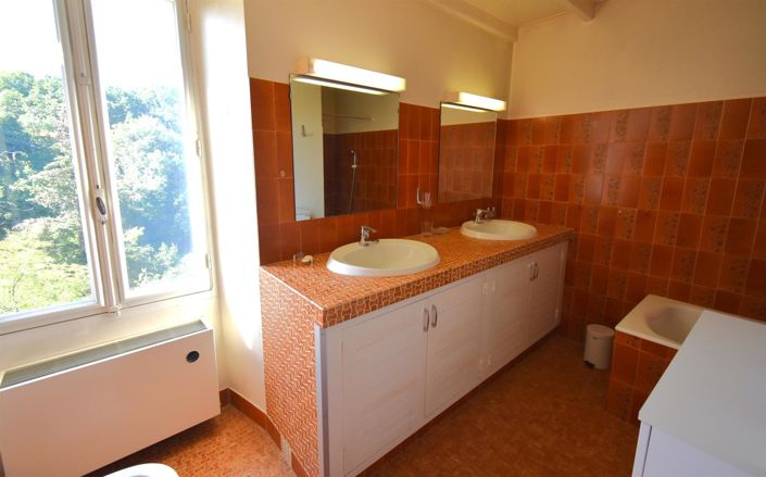 Image No.22-6 Bed House for sale