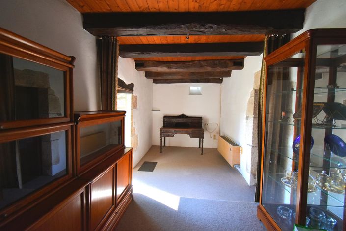 Image No.23-6 Bed House for sale