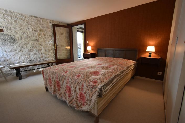 Image No.40-6 Bed House for sale