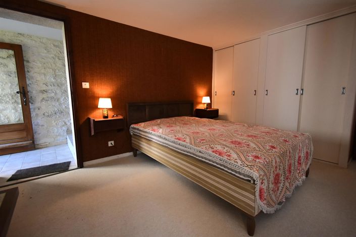 Image No.41-6 Bed House for sale