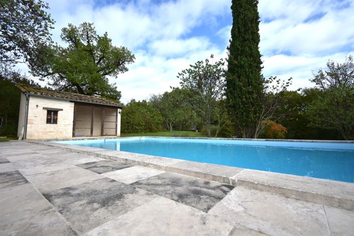 Image No.8-6 Bed House for sale