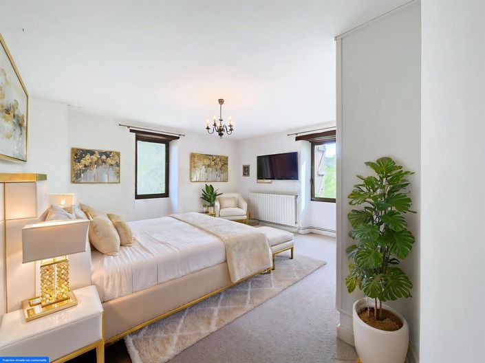 Image No.9-6 Bed House for sale