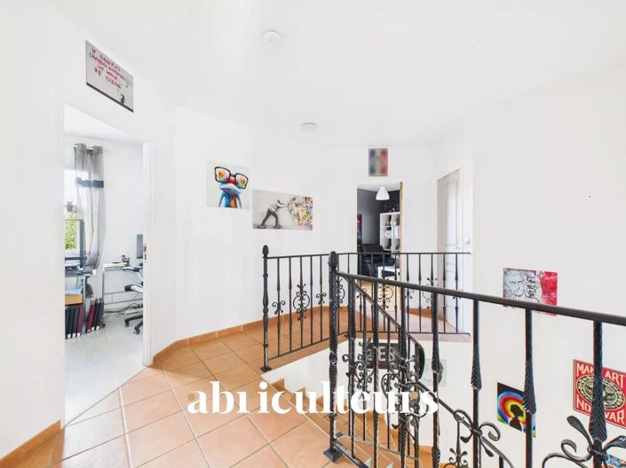 Image No.12-4 Bed House for sale