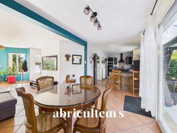 Image No.7-4 Bed House for sale