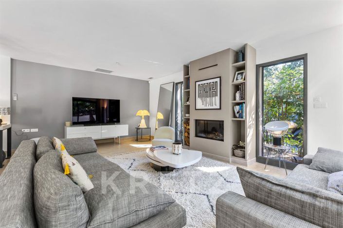 Image No.4-5 Bed House for sale