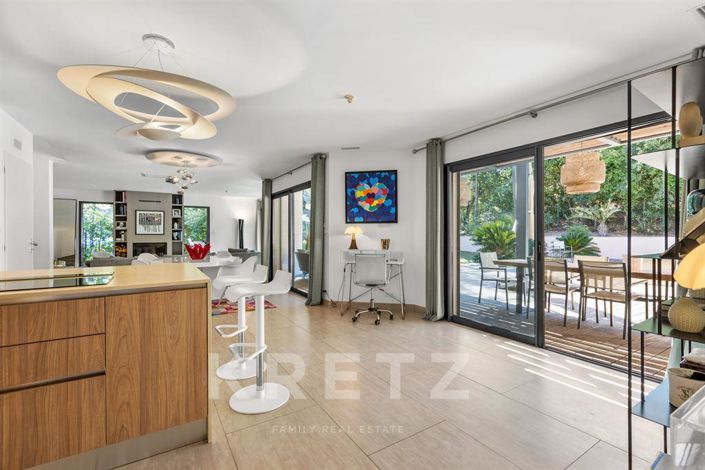 Image No.5-5 Bed House for sale