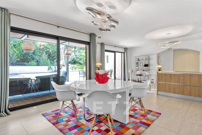 Image No.9-5 Bed House for sale