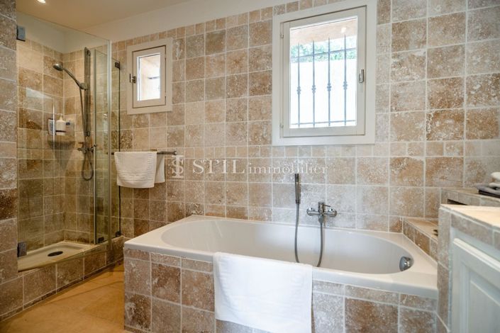 Image No.10-5 Bed House for sale