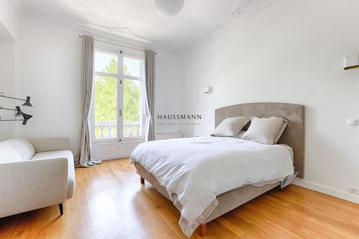 Image No.8-3 Bed Property for sale