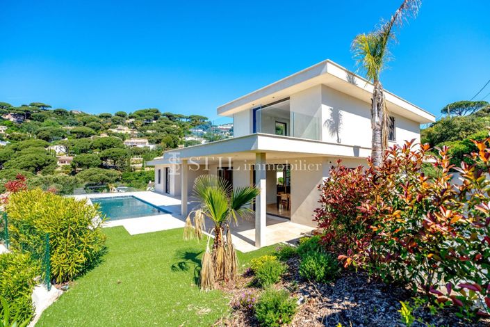 Image No.16-4 Bed House for sale