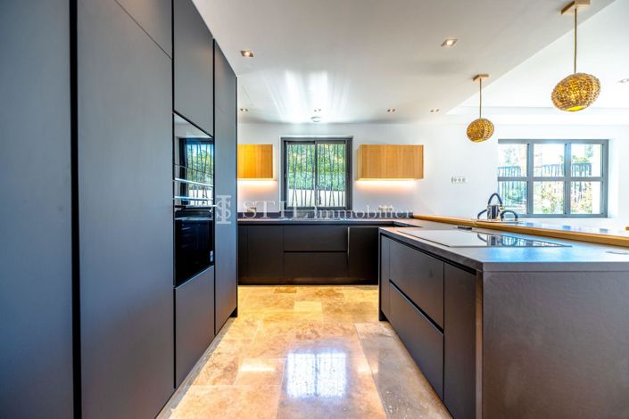 Image No.4-4 Bed House for sale