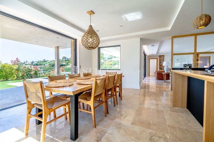 Image No.5-4 Bed House for sale