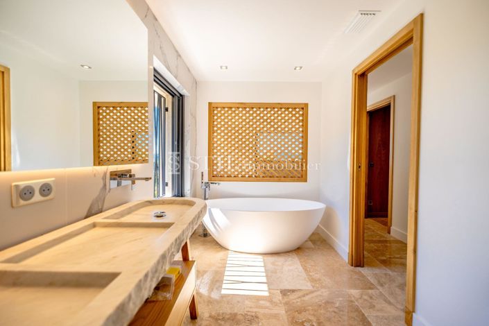 Image No.7-4 Bed House for sale