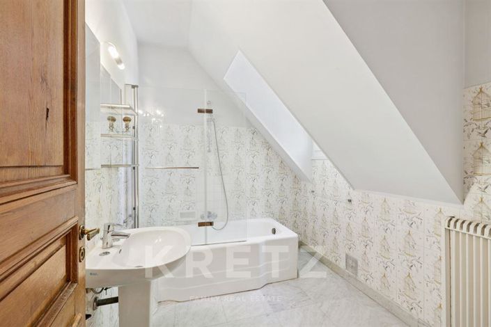 Image No.13-10 Bed House for sale