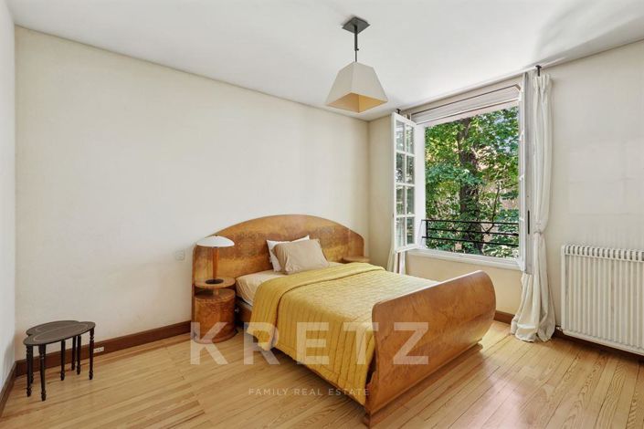 Image No.16-10 Bed House for sale