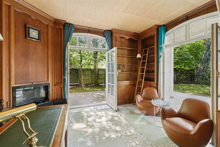 Image No.3-10 Bed House for sale