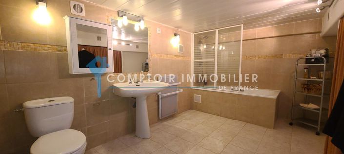 Image No.11-3 Bed House for sale