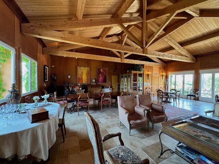 Image No.11-7 Bed Property for sale