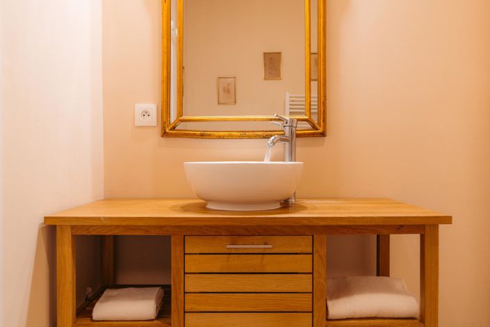 Image No.24-7 Bed Property for sale