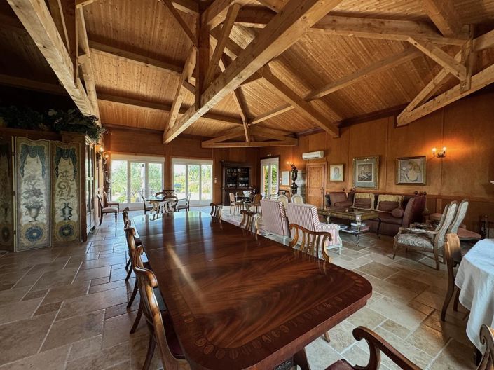 Image No.7-7 Bed Property for sale