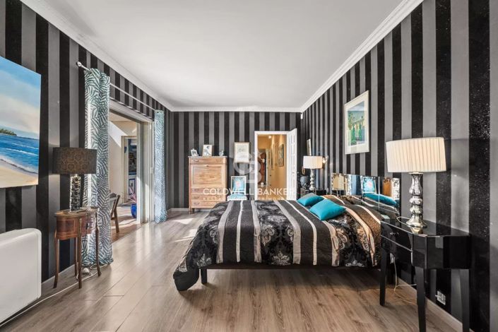 Image No.14-6 Bed House for sale