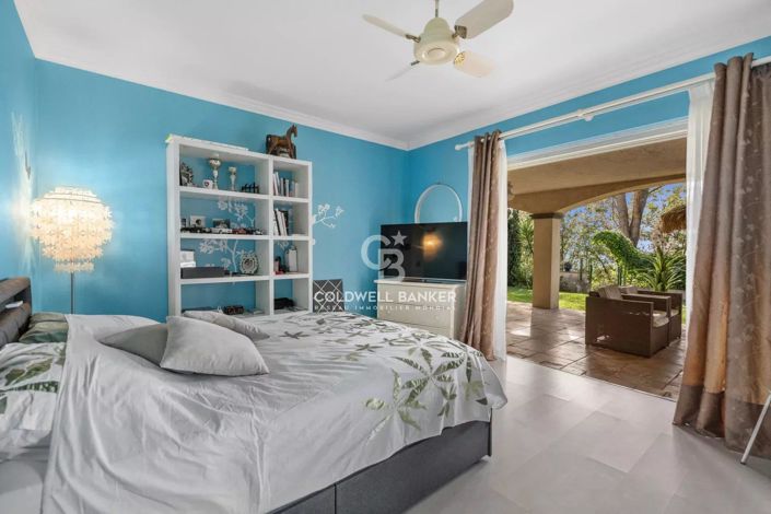 Image No.18-6 Bed House for sale