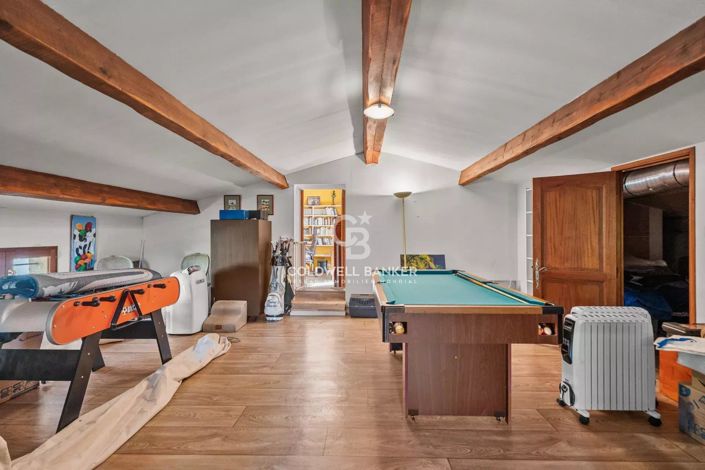 Image No.19-6 Bed House for sale