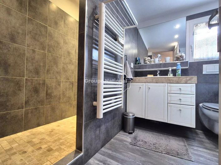 Image No.9-6 Bed House for sale