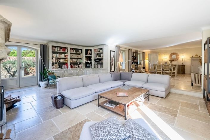 Image No.19-5 Bed House for sale