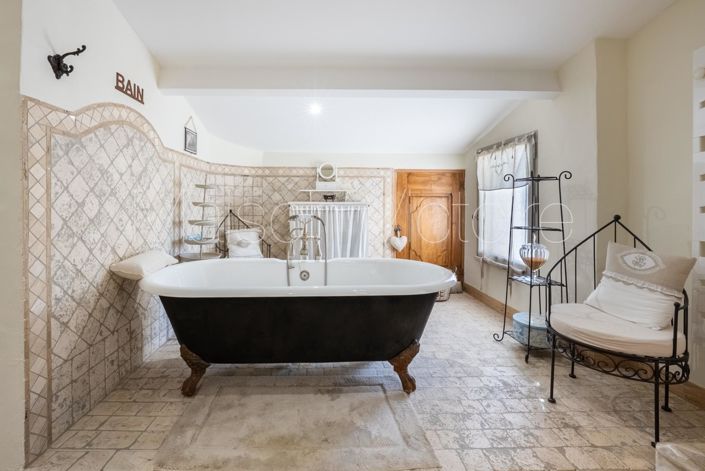 Image No.24-5 Bed House for sale