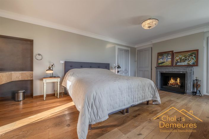 Image No.18-8 Bed House for sale