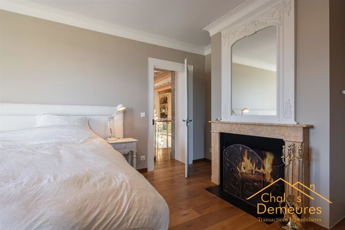 Image No.2-8 Bed House for sale