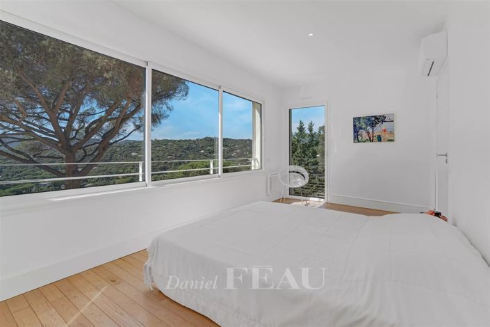 Image No.11-6 Bed House for sale