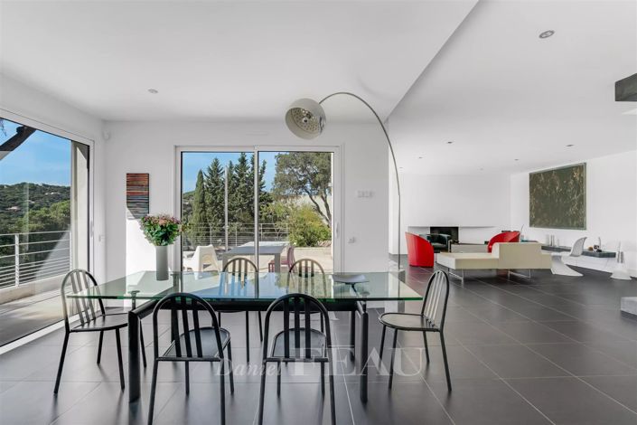 Image No.7-6 Bed House for sale