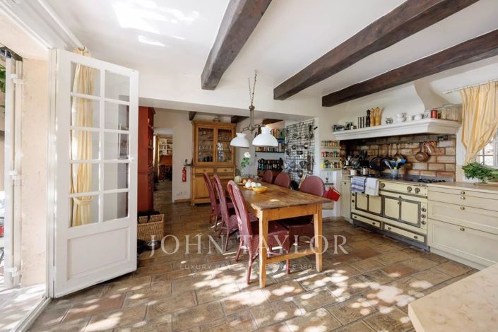 Image No.8-4 Bed House for sale