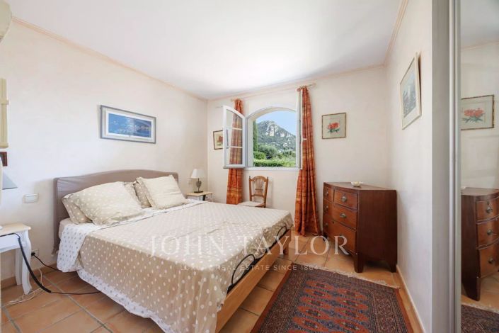 Image No.13-4 Bed House for sale