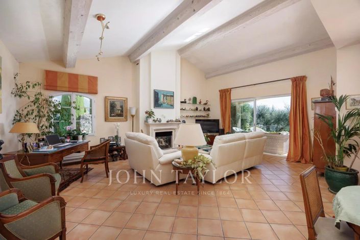 Image No.9-4 Bed House for sale