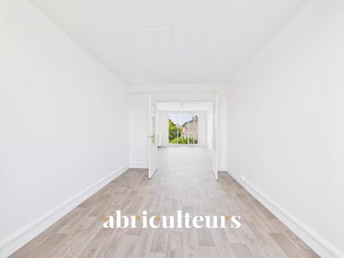 Image No.10-3 Bed Apartment for sale