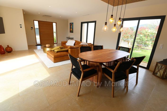 Image No.7-4 Bed House for sale