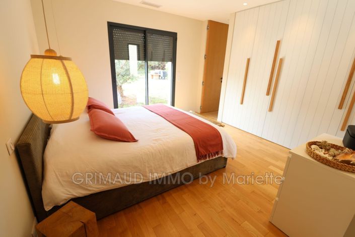 Image No.9-4 Bed House for sale