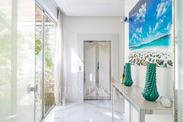 Image No.19-5 Bed House for sale