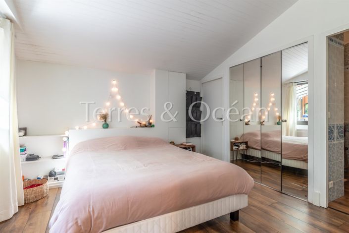 Image No.11-9 Bed House for sale