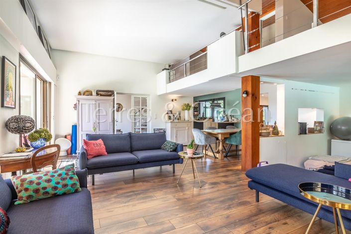 Image No.2-9 Bed House for sale