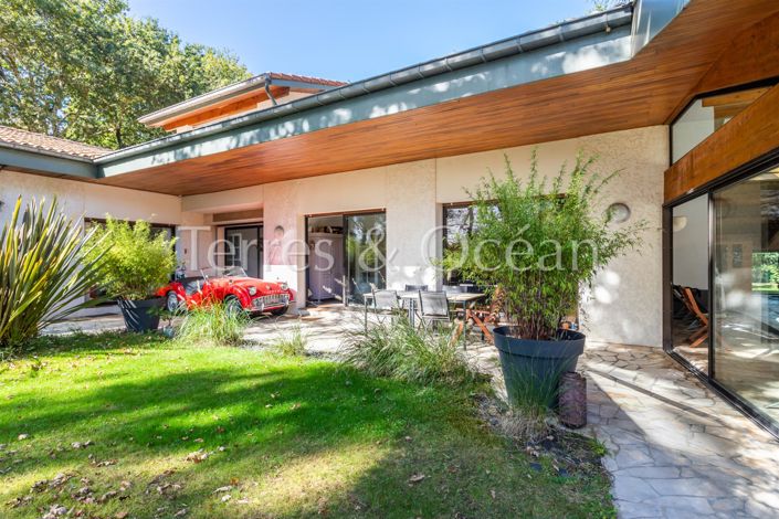 Image No.4-9 Bed House for sale