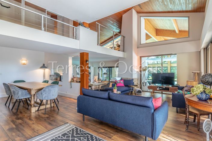 Image No.6-9 Bed House for sale