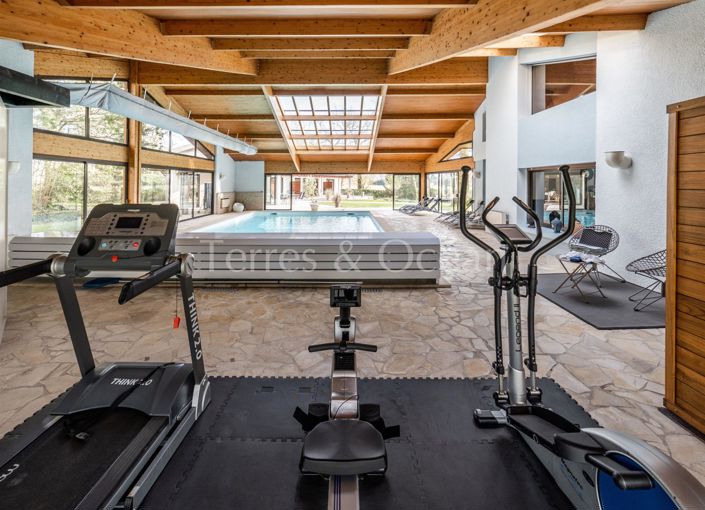 Image No.7-9 Bed House for sale