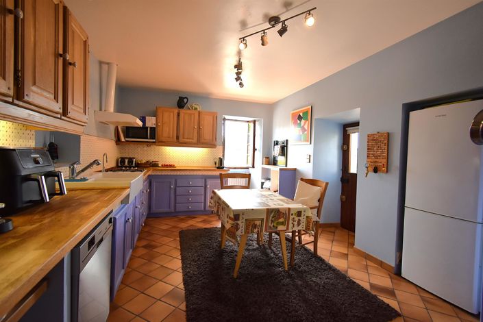 Image No.8-3 Bed House for sale