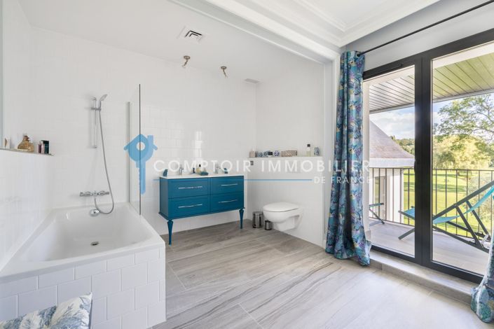 Image No.21-8 Bed House for sale