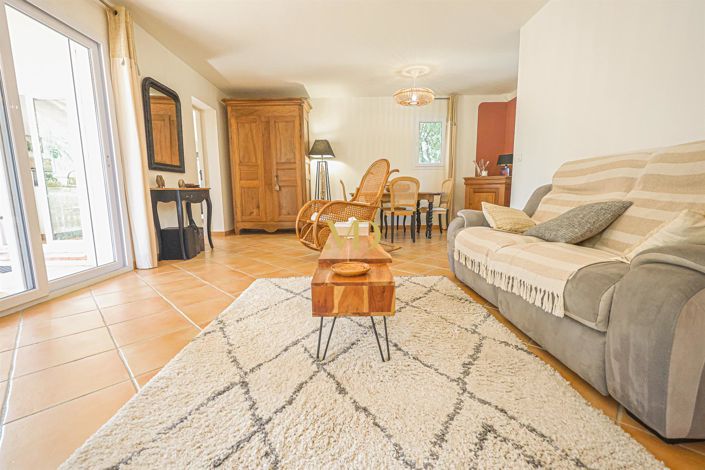 Image No.17-3 Bed House for sale