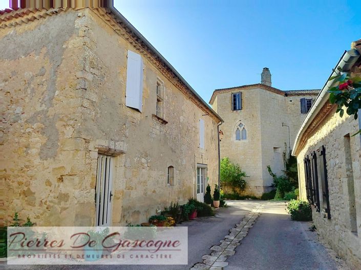 Image No.1-4 Bed House for sale